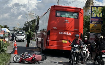 Bản tin TNGT 20/5: Trượt ngã trước đầu xe khách, cô gái tử vong thương tâm
