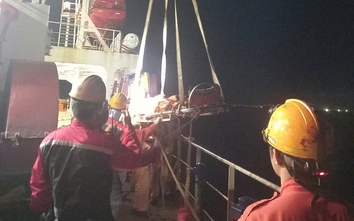 Một thuyền viên nước ngoài thoát nạn trên vùng biển Nha Trang