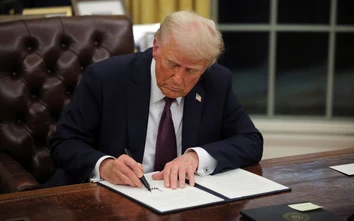 Tổng thống Mỹ Donald Trump hoãn áp thuế 50% lên hàng hóa EU đến ngày 9/7
