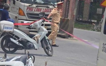 Xe máy chở 3 bà cháu va chạm ô tô, hai người tử vong thương tâm