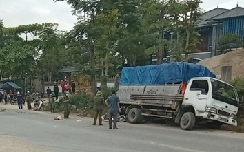 Xe tải cuốn xe máy trên đường Hồ Chí Minh, cụ ông 80 tuổi tử vong, vợ trọng thương