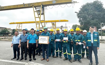 Công đoàn LILAMA trao 600 suất quà cho người lao động khó khăn trong Tháng Công nhân