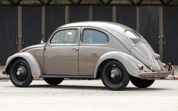 Xế cổ Volkswagen Beetle hơn 70 tuổi gây sốc khi bán giá 96.000 USD