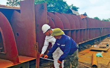 Những người “gác cổng” sông nước