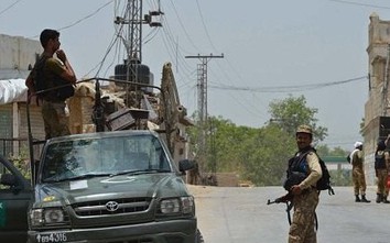 Pakistan: Đánh bom liều chết bằng ô tô, ít nhất 13 binh sĩ thiệt mạng