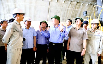 Phó Thủ tướng Thường trực: Nỗ lực thông xe các cao tốc qua miền Trung trước 19/8