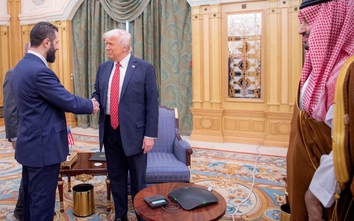 Tổng thống Mỹ Donald Trump ký sắc lệnh chấm dứt lệnh trừng phạt Syria