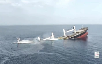 Tàu hàng bị tấn công, chìm trên Biển Đỏ: Tìm thấy 4 người sau 48 giờ lênh đênh