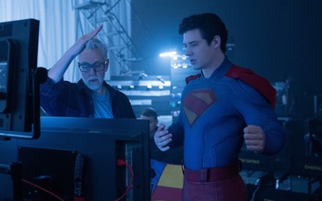 "Superman" gây tranh cãi, doanh thu có khả quan?