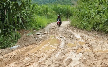 Nghệ An: Tuyến đường độc đạo vùng biên Tam Thái hư hỏng nặng, chờ sửa chữa