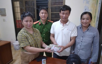 Nhặt 150 triệu đồng trên đường, 2 vợ chồng tìm trả lại cho người đánh rơi