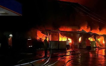 Thái Nguyên: Cháy lớn trong đêm, một người tử vong
