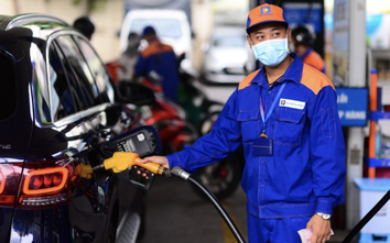 Giá xăng giảm về sát 19.000 đồng/lít