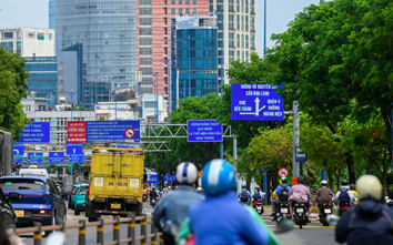 Hàng loạt biển chỉ dẫn giao thông sẽ được thay mới ở TP.HCM