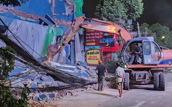 Hoàn thành khắc phục sự cố tháo dỡ rạp Thanh Bình ở Đồng Nai
