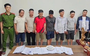Nghệ An: Bắt giữ ổ nhóm đánh bạc giữa lòng sông Lam