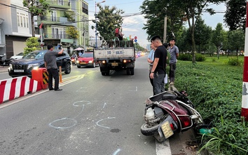Xe máy tông đuôi xe tải đang lùi, người đàn ông tử vong