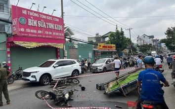 Xe máy va chạm xe lôi, thanh niên tử vong