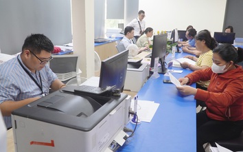 Hà Nội: Nhiều người làm thủ tục đất đai, xây dựng tuần đầu sáp nhập