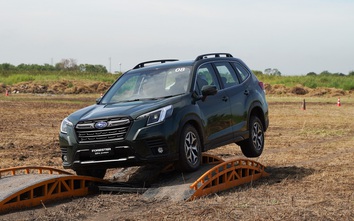 Xe gầm cao hạng C đua giảm giá tháng 7
