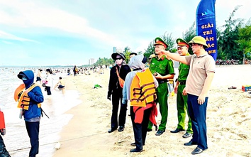 Nghệ An: Chấn chỉnh hoạt động mô tô nước tại biển Cửa Lò
