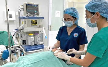 Nỗi đau chồng tật nguyền mất vợ, hai con nằm viện