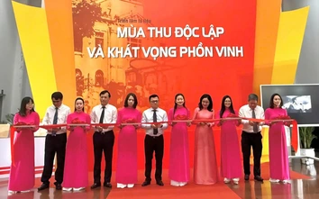 Nơi gặp gỡ quá khứ - hiện tại từ Triển lãm “Mùa thu độc lập và khát vọng phồn vinh"