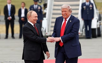 Ông Trump bất ngờ điện đàm ông Putin giữa lúc thảo luận với Tổng thống Ukraine Zelensky