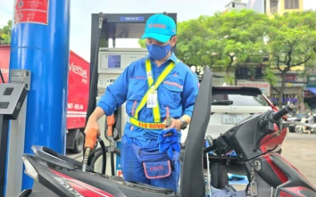 Giá xăng đồng loạt tăng, RON 95 vượt 20.000 đồng/lít