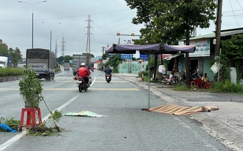 Người đàn ông tử vong ở làn xe máy, nghi bị ô tô cán