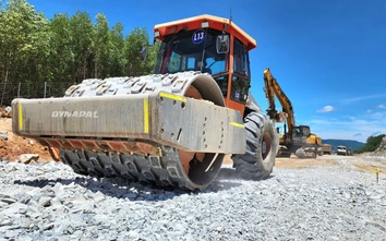 Thông điểm nghẽn mặt bằng, nhà thầu tăng tốc thi công cao tốc qua Quảng Ngãi