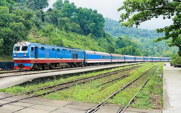 Ngừng chạy 3 chuyến tàu khách tuyến Bắc - Nam do ảnh hưởng bão