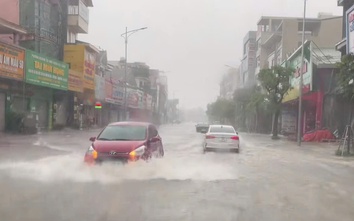 Từ 13h hôm nay, cấm phương tiện hướng về tâm bão số 5 tại Thanh Hóa - Nghệ An - Hà Tĩnh