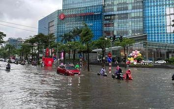 Những lưu ý khi lái ô tô qua đường ngập nước