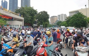 Hà Nội triển khai tháng cao điểm bảo TTATGT cho học sinh đến trường