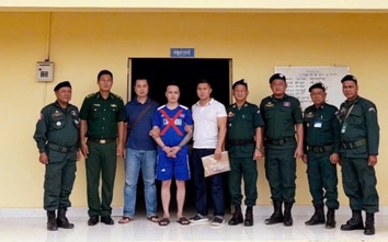 Bắt “ông trùm” đường dây lừa đảo chiếm đoạt hàng trăm tỷ đồng đang lẩn trốn ở Campuchia