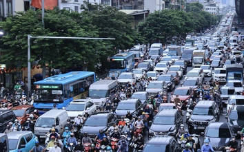 Hà Nội kẹt cứng trước kỳ nghỉ 2/9: Cửa ngõ ken đặc xe, trung tâm đông nghẹt