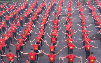 Gần 800 người đồng diễn rực rỡ mừng Tết Độc lập tại TP.HCM