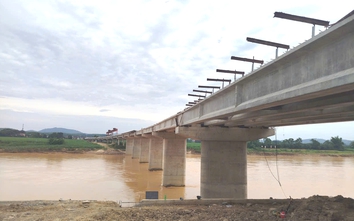 Cầu hơn 300 tỷ bắc qua sông Mã ở Thanh Hóa khi nào thông xe?