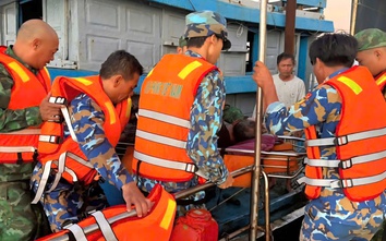 Kịp thời cứu ngư dân gặp nạn khi đang hành nghề trên biển