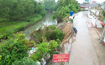 Thanh Hóa: Sạt lở nghiêm trọng đe dọa 120 hộ dân ven suối Khe Chậm