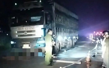 Bản tin TNGT 18/9: Va chạm giữa xe máy và xe tải trong đêm, 2 người tử vong