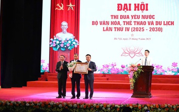 HLV Mai Đức Chung được phong tặng danh hiệu Anh hùng Lao động