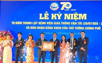 Bệnh viện Giao thông vận tải đón nhận Bằng khen của Thủ tướng Chính phủ
