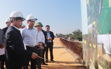 Kiểm tra dự án ngày đầu năm mới, Chủ tịch Đà Nẵng yêu cầu GPMB dứt điểm, đảm bảo tiến độ