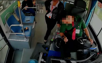 Tài xế đột quỵ khi đang lái xe buýt ở TP.HCM