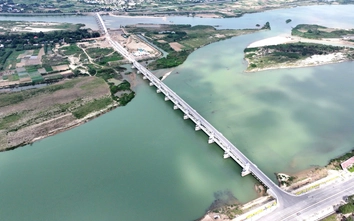 Thông xe cầu bắc qua đập dâng 1.500 tỷ trước Tết để người dân đi lại