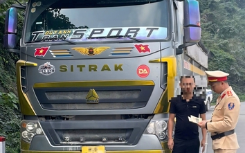 Ninh Bình: Xử phạt tài xế ô tô đi sai làn đường