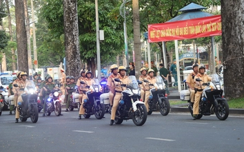 TP.HCM ra quân xử lý lấn chiếm lòng lề đường và kinh doanh vận tải trái phép