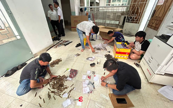 TP.HCM: Triệt phá đường dây mua bán vũ khí quân dụng quy mô lớn, khởi tố 13 bị can